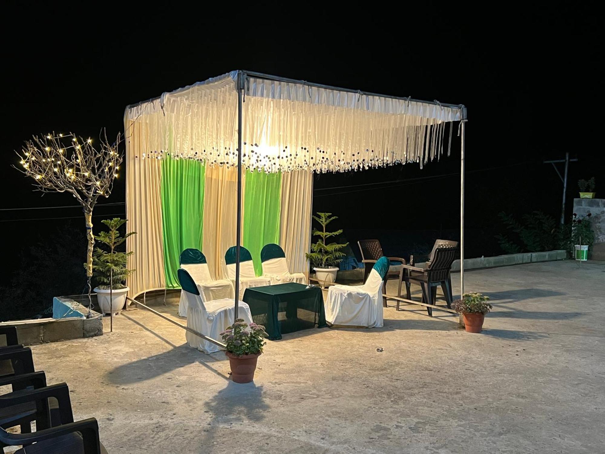 Everest Guest House Gulmarg Exterior foto